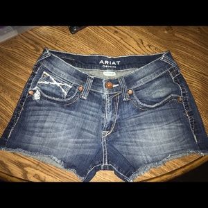 Woman’s Ariat shorts size 26.